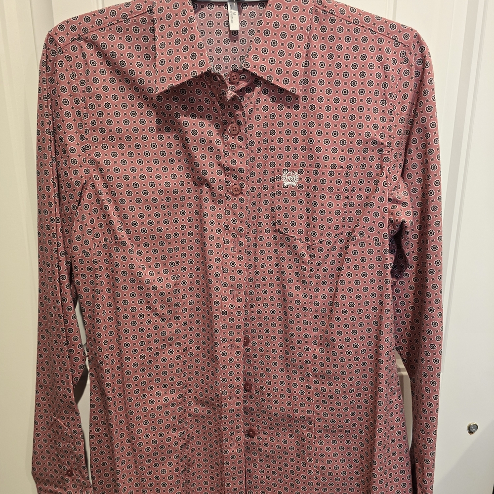 Cinch Women's Red Patterned Button Down Shirt - image 1